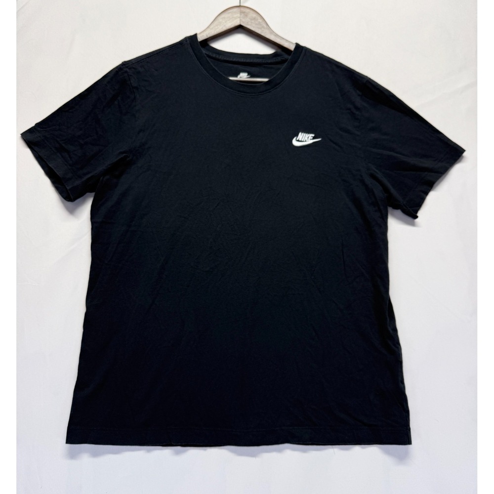 Nike Sportswear Club T Shirt Men Large Black Cotton Embroidered Logo Classic Fit